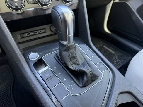 Used 2019 Volkswagen Tiguan SEL FWD image 21