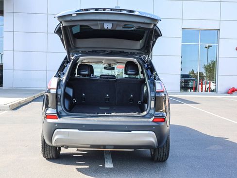 Used 2019 Jeep Cherokee Limited FWD image 24