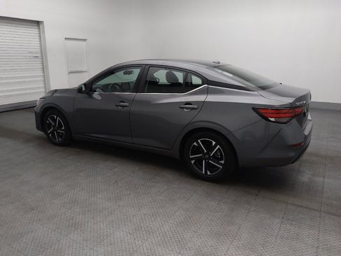 Used 2025 Nissan Sentra SV image 3