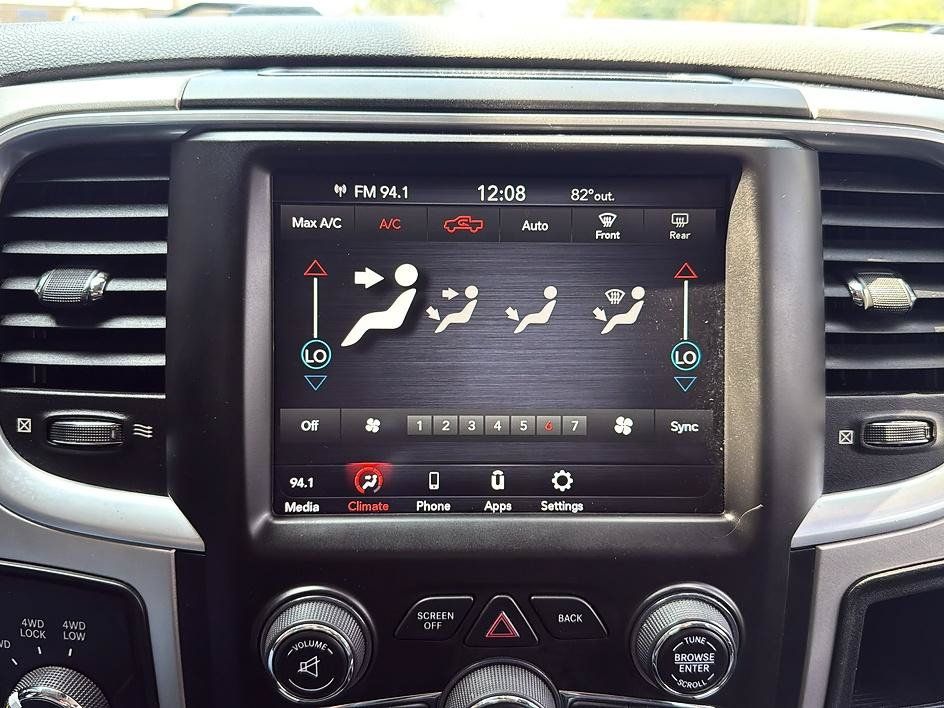 Used 2018 RAM 2500 SLT w/ Off Road Package AWD/4WD image 16