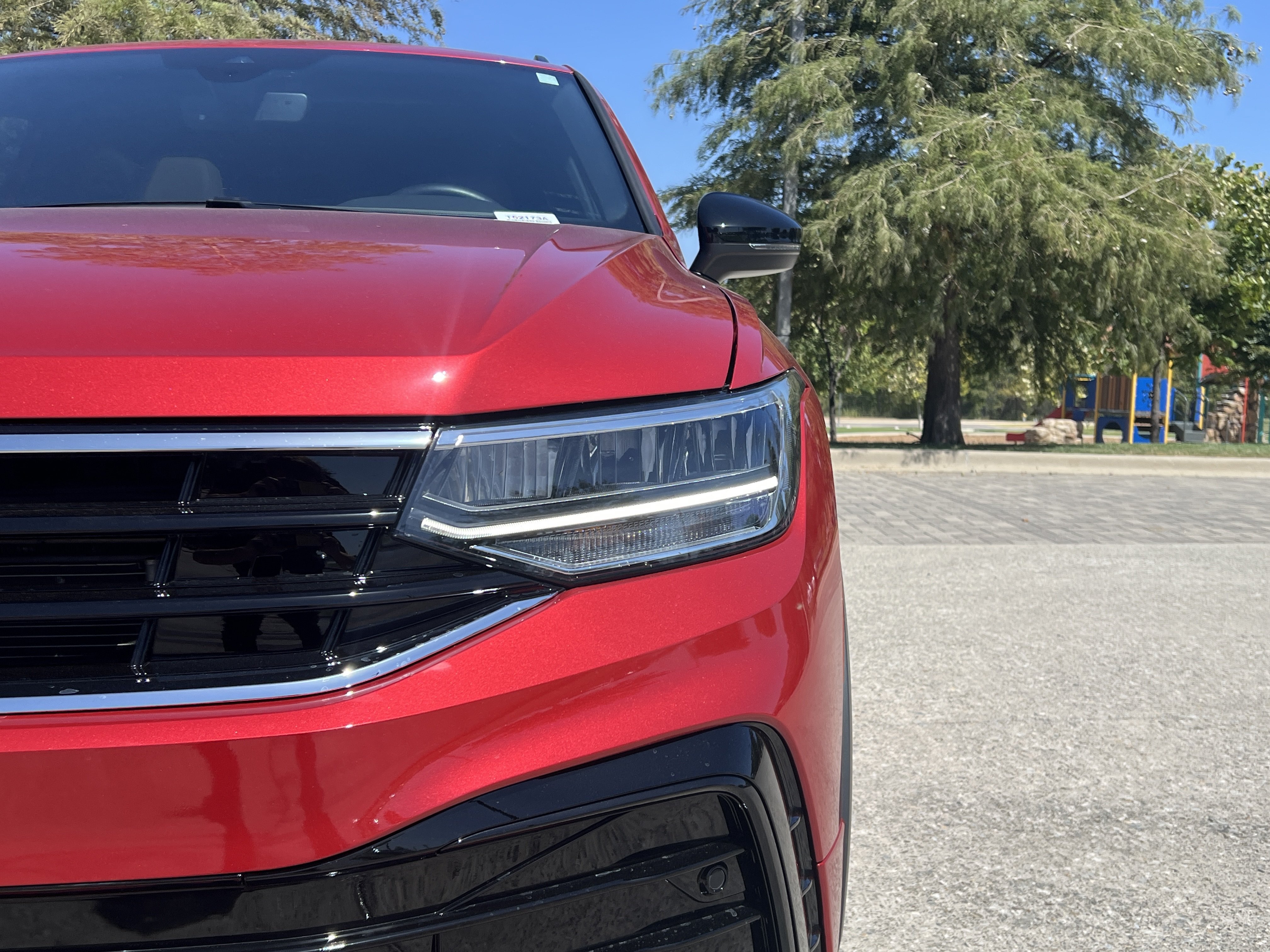 Certified 2024 Volkswagen Tiguan SE R-Line FWD image 5