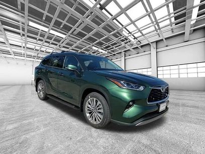 New 2025 Toyota Highlander Platinum