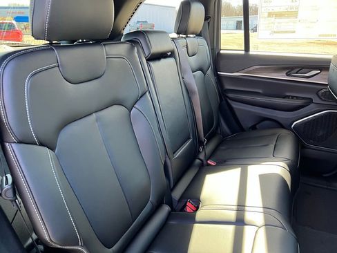 New 2026 Jeep Grand Cherokee Limited image 16