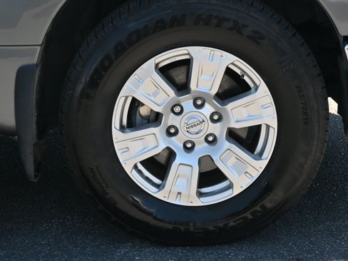 Used 2017 Nissan Titan SV RWD image 13