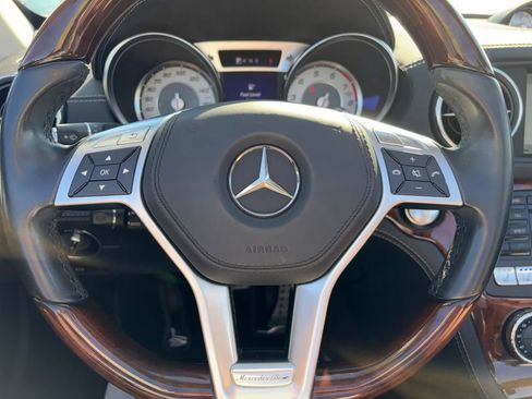 Used 2014 Mercedes-Benz SL 550 image 11