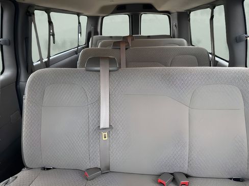 Used 2025 GMC Savana 3500 LT w/ LT Preferred Equipment Group RWD image 8