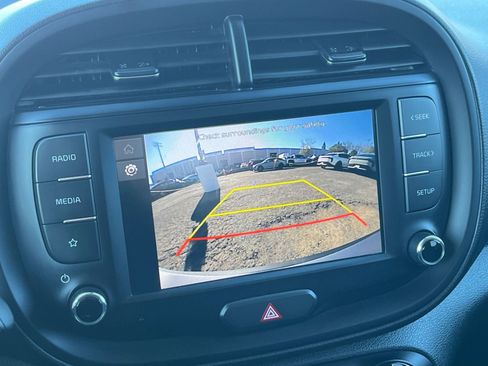 Used 2025 Kia Soul LX w/ LX Technology Package image 17