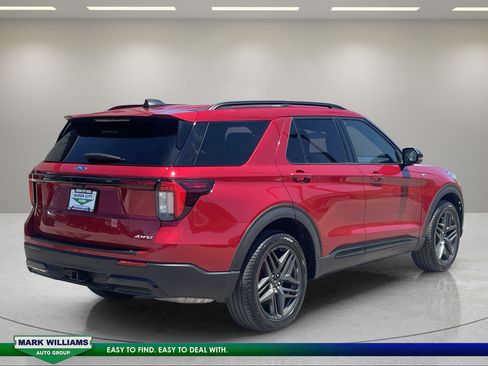 Used 2025 Ford Explorer ST-Line w/ ST-Line Street Pack AWD/4WD image 3