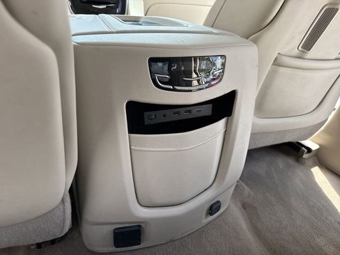 Used 2018 Cadillac Escalade Luxury AWD/4WD image 37