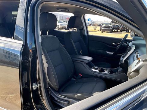 Used 2022 GMC Acadia SLE image 10