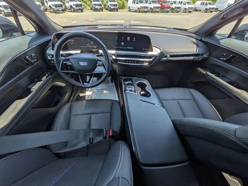 Used 2024 Cadillac Lyriq Luxury AWD/4WD image 30