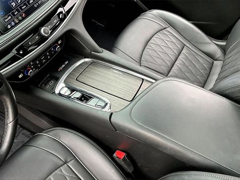 Used 2022 Buick Enclave Avenir w/ Avenir Technology Package image 15