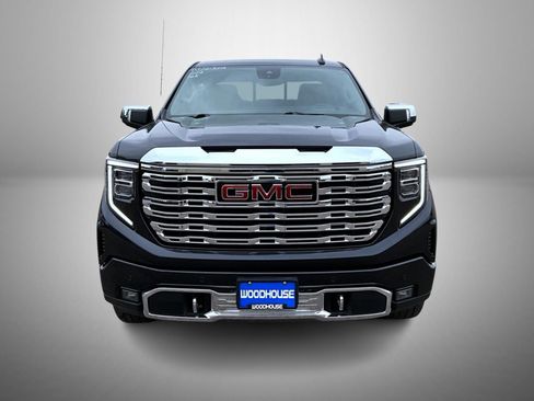 Used 2022 GMC Sierra 1500 Denali w/ Denali Reserve Package AWD/4WD image 2