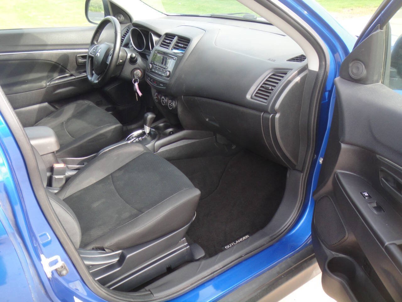 Used 2015 Mitsubishi Outlander Sport ES AWD/4WD image 9