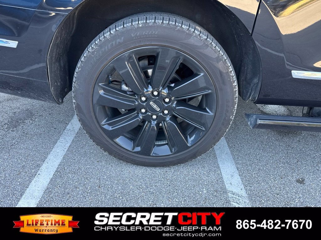 Used 2024 Lincoln Navigator L Reserve AWD/4WD image 22