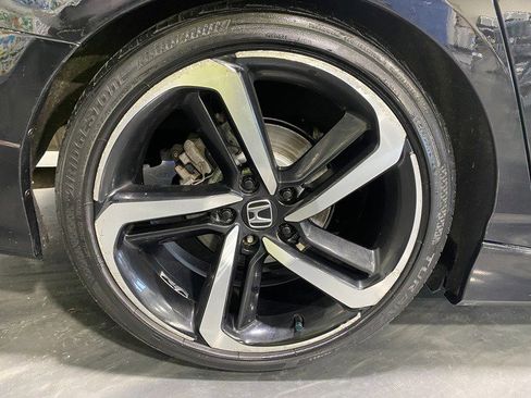 Used 2019 Honda Accord Sport image 9