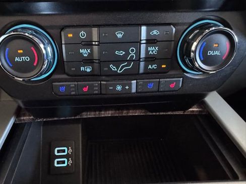 Used 2017 Ford F250 Lariat w/ Tow Technology Bundle image 23