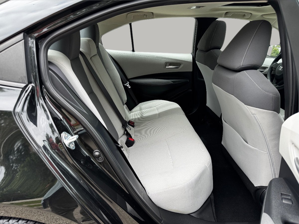 Used 2021 Toyota Corolla LE w/ LE Premium Package FWD image 18