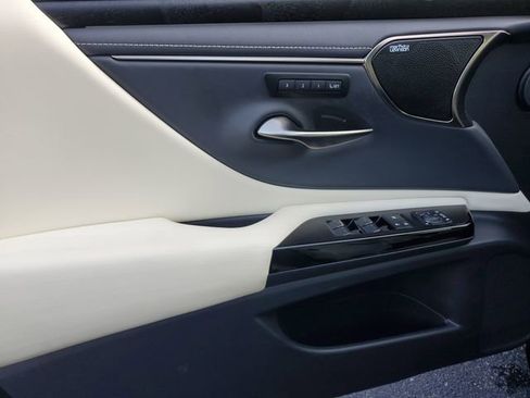 Used 2022 Lexus ES 300h Ultra Luxury image 20