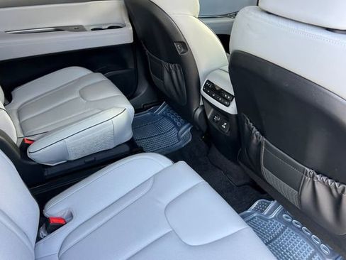 Used 2023 Hyundai Palisade SEL w/ Premium Package FWD image 19