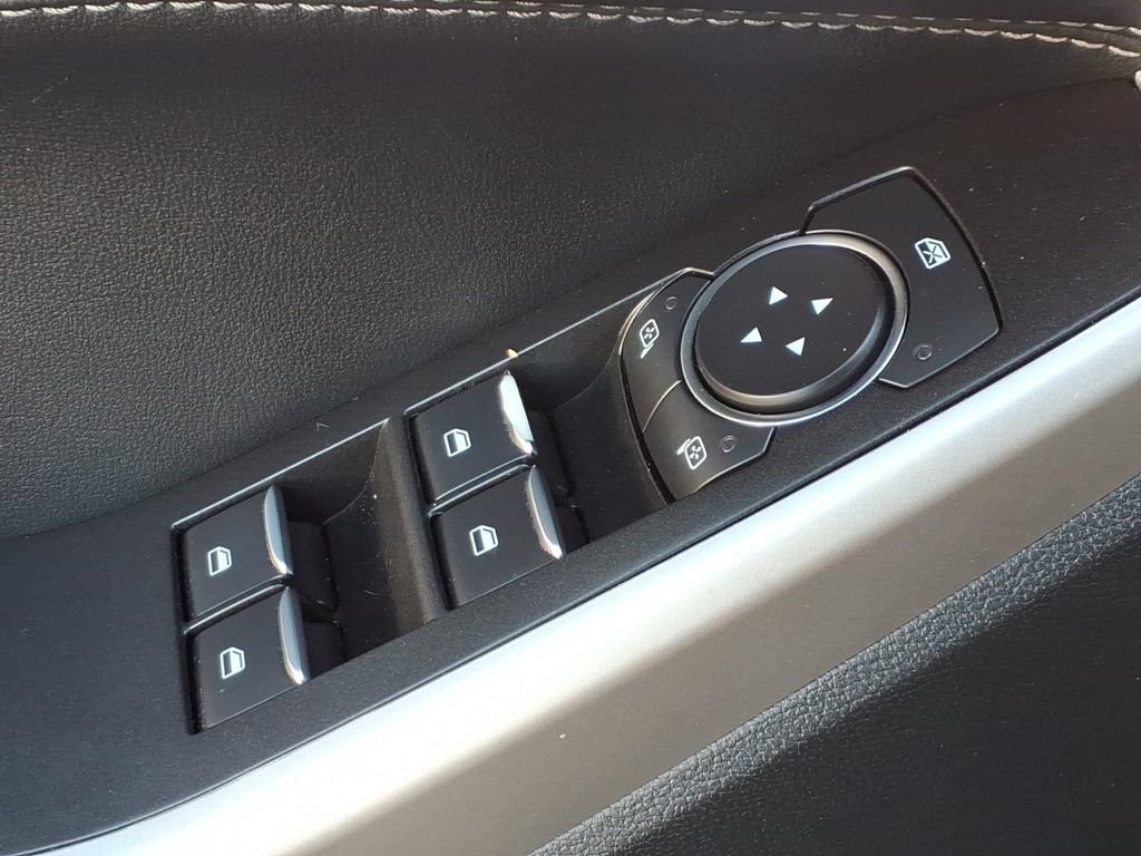 Used 2022 Ford Explorer XLT w/ Equipment Group 202A AWD/4WD image 20