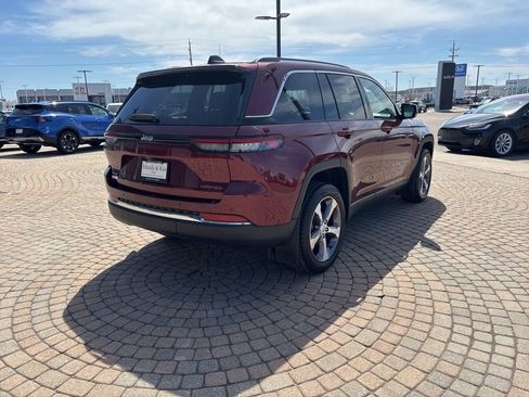 Used 2023 Jeep Grand Cherokee Limited image 5