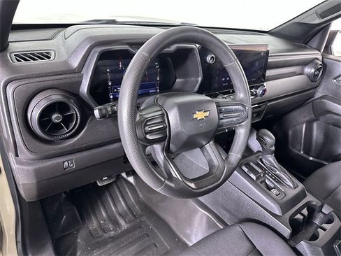 Used 2023 Chevrolet Colorado W/T image 10