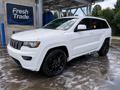 Certified 2018 Jeep Grand Cherokee Altitude RWD image 1