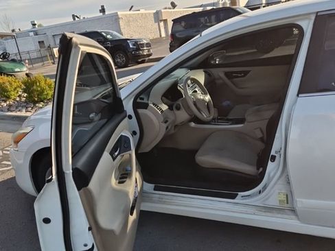 Used 2015 Nissan Altima 2.5 S w/ Power Driver Seat Package image 12