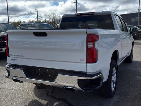 Used 2023 Chevrolet Silverado 1500 LT AWD/4WD image 5