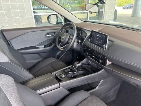 Used 2022 Nissan Rogue SV AWD/4WD image 16