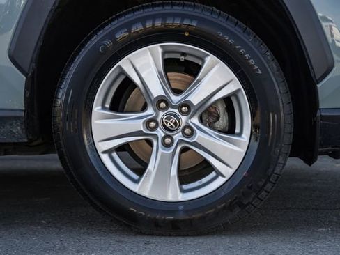 Used 2021 Toyota RAV4 XLE AWD/4WD image 20