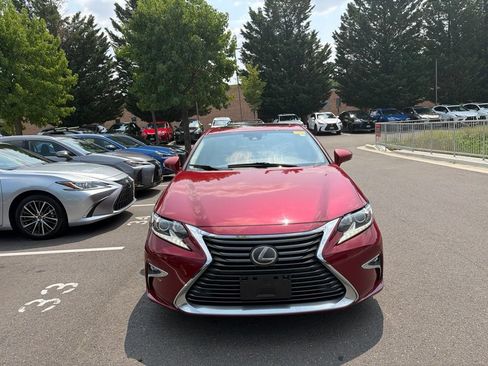 Used 2018 Lexus ES 350 w/ Navigation System Package FWD image 4