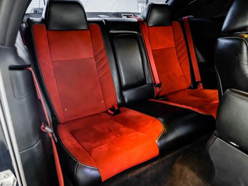 Used 2016 Dodge Challenger SRT image 40