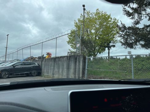 Used 2025 Jeep Compass Trailhawk AWD/4WD image 17