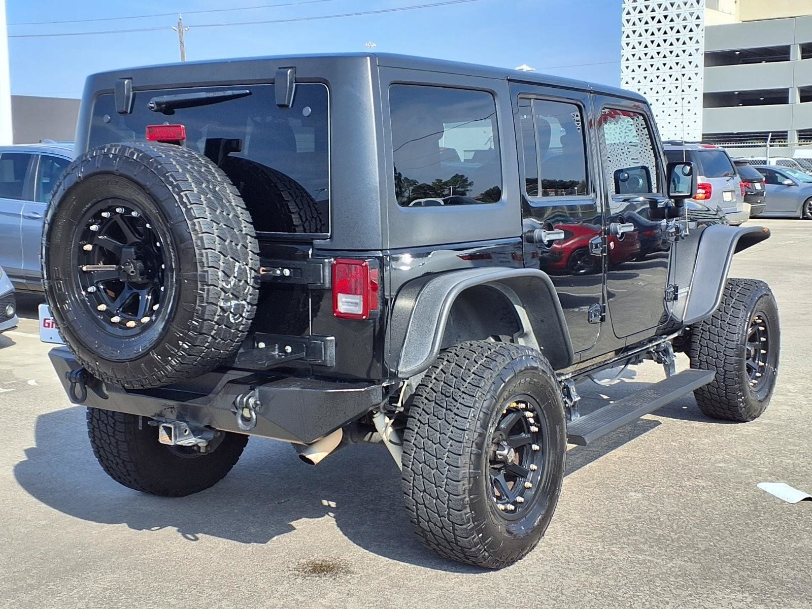Used 2012 Jeep Wrangler Unlimited Sahara w/ Connectivity Group AWD/4WD image 23