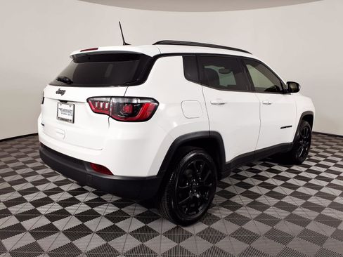 Used 2025 Jeep Compass Latitude w/ Altitude Special Edition image 4