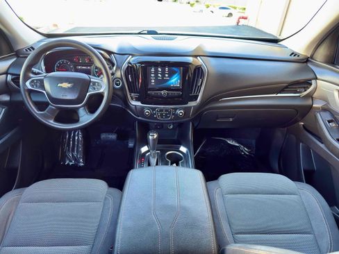 Used 2018 Chevrolet Traverse LS image 17