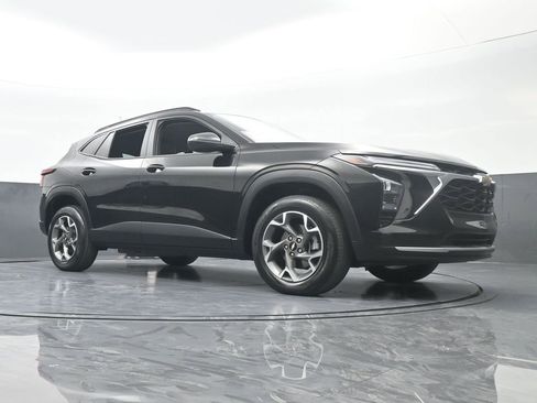 Used 2024 Chevrolet Trax LT image 59