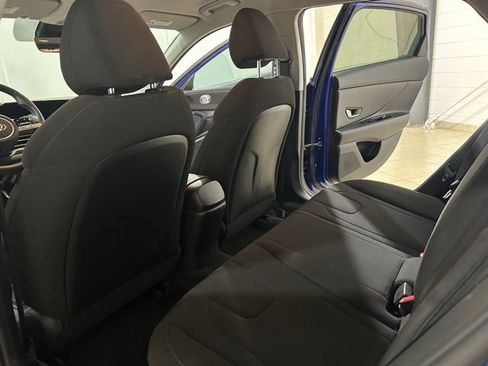 Used 2023 Hyundai Elantra SEL w/ Convenience Package image 11