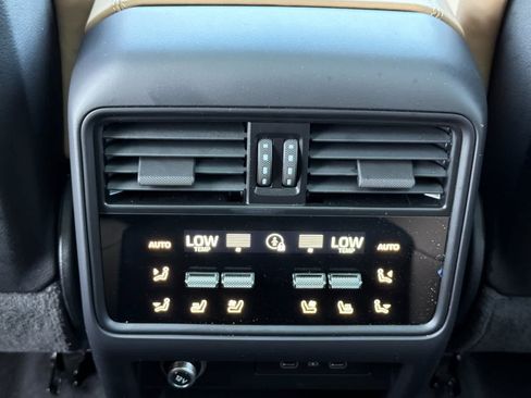 Certified 2026 Porsche Cayenne S AWD/4WD image 13