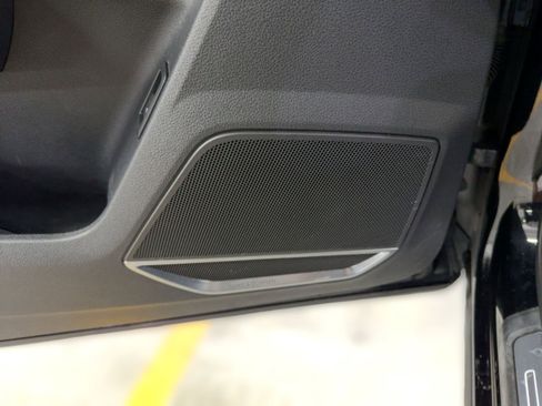 Used 2020 Audi Q3 2.0T Prestige w/ Prestige Package image 22