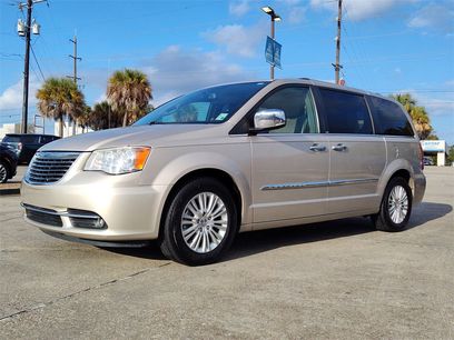 Used 2012 Chrysler Town & Country Limited w/ Luxury Group
