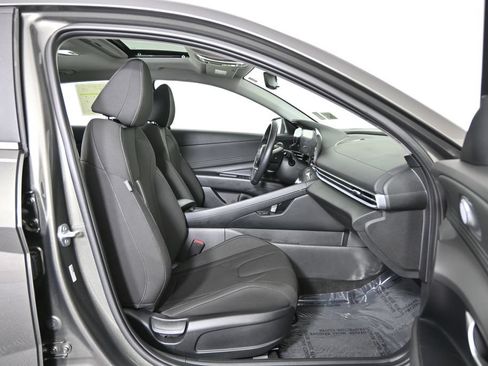 Used 2024 Hyundai Elantra SEL w/ Convenience Package FWD image 13