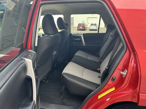 Used 2024 Toyota 4Runner SR5 AWD/4WD image 17