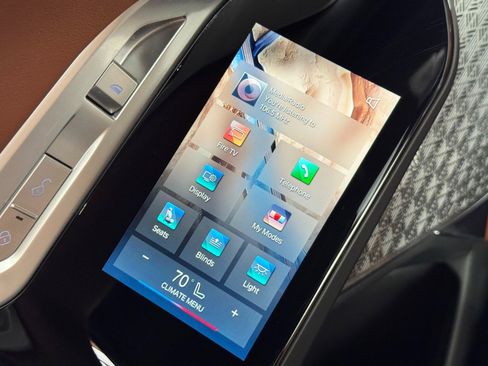 Used 2023 BMW i7 xDrive60 image 42