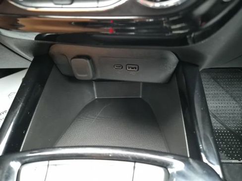 Used 2025 Chevrolet Trax LT w/ Driver Confidence Package image 28