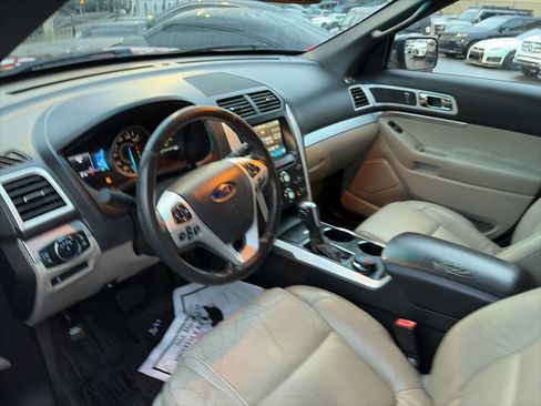 Used 2014 Ford Explorer XLT w/ Equipment Group 202A image 33