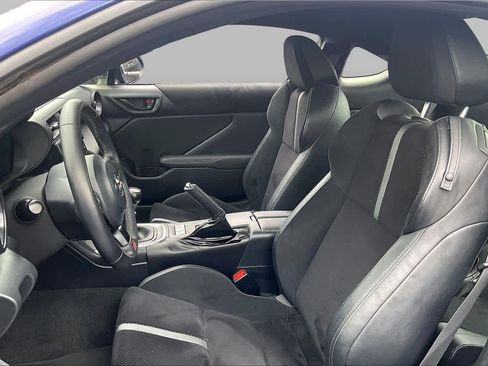 Used 2025 Toyota GR86 Premium w/ ALL Weather Mat Package (TMS) RWD image 8