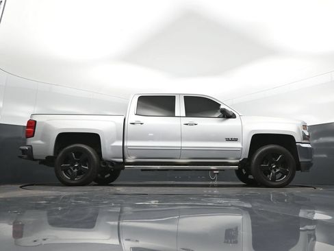 Used 2018 Chevrolet Silverado 1500 LT w/ Texas Edition RWD image 44